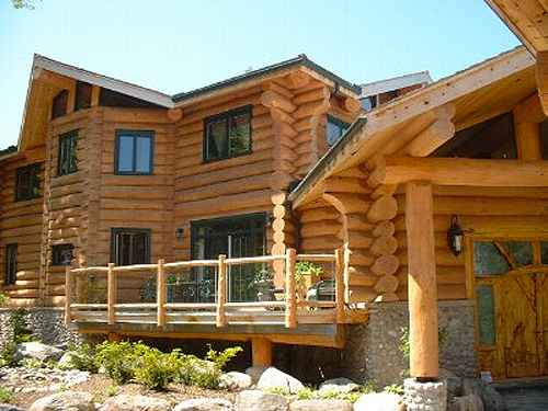 Moonstone Timber Frame: Full-Round Log Cabins Made of Eastern White Pine