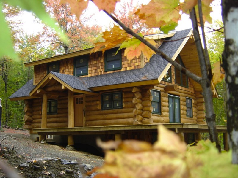Made for Maine: Rustic Eastern White Pine Log Cabin